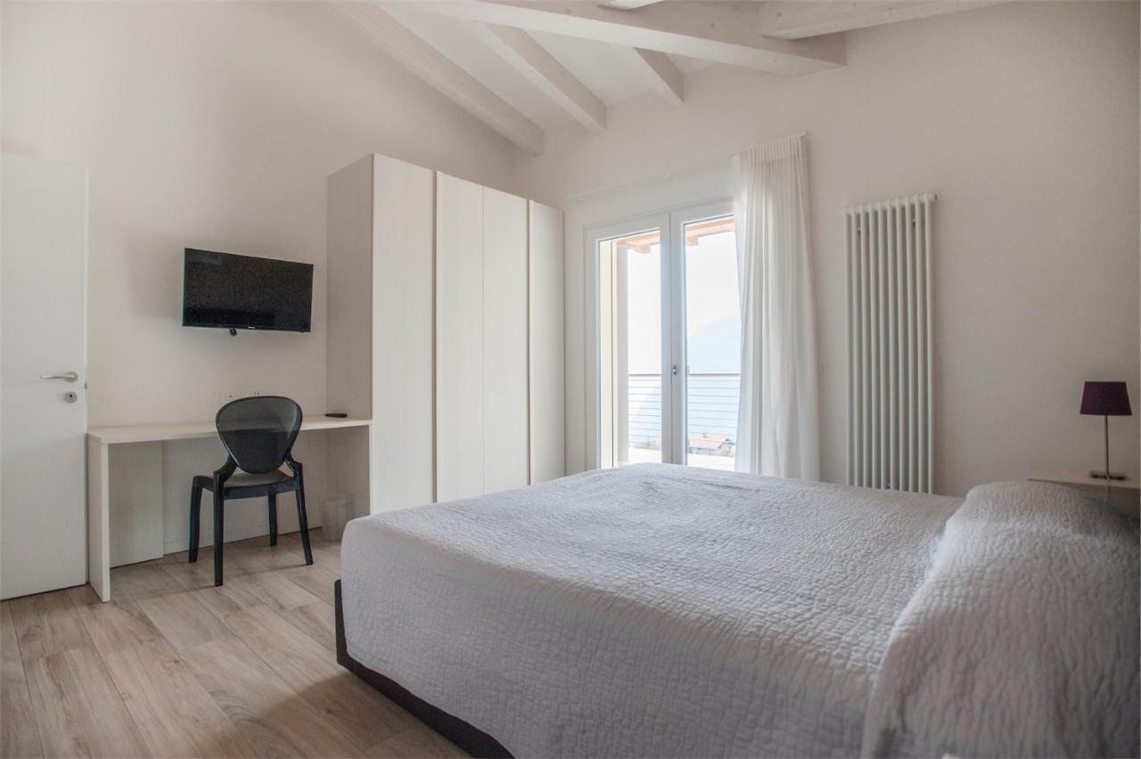 Aparthotel Terrazze Sul Garda Tenno Exteriér fotografie